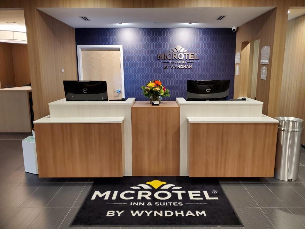 Microtel Inn & Suites By Wyndham Farmington ภายนอก รูปภาพ