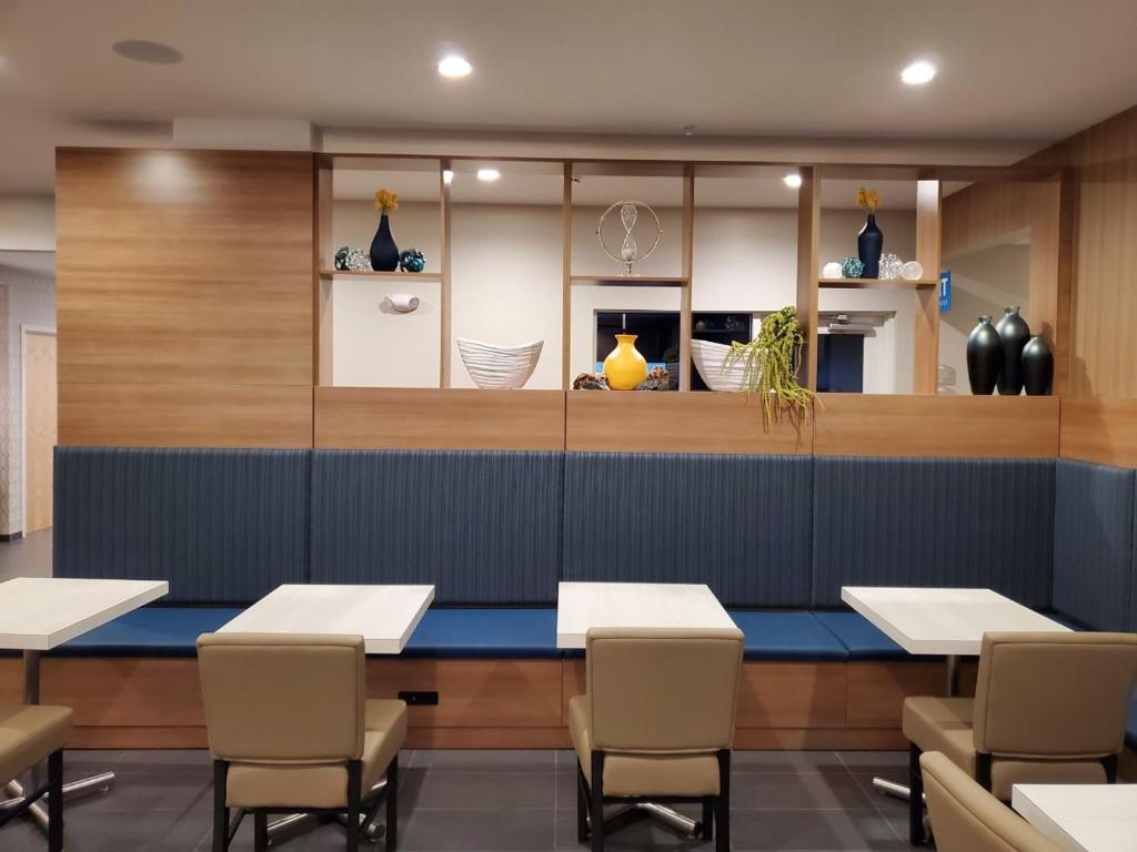 Microtel Inn & Suites By Wyndham Farmington ภายนอก รูปภาพ