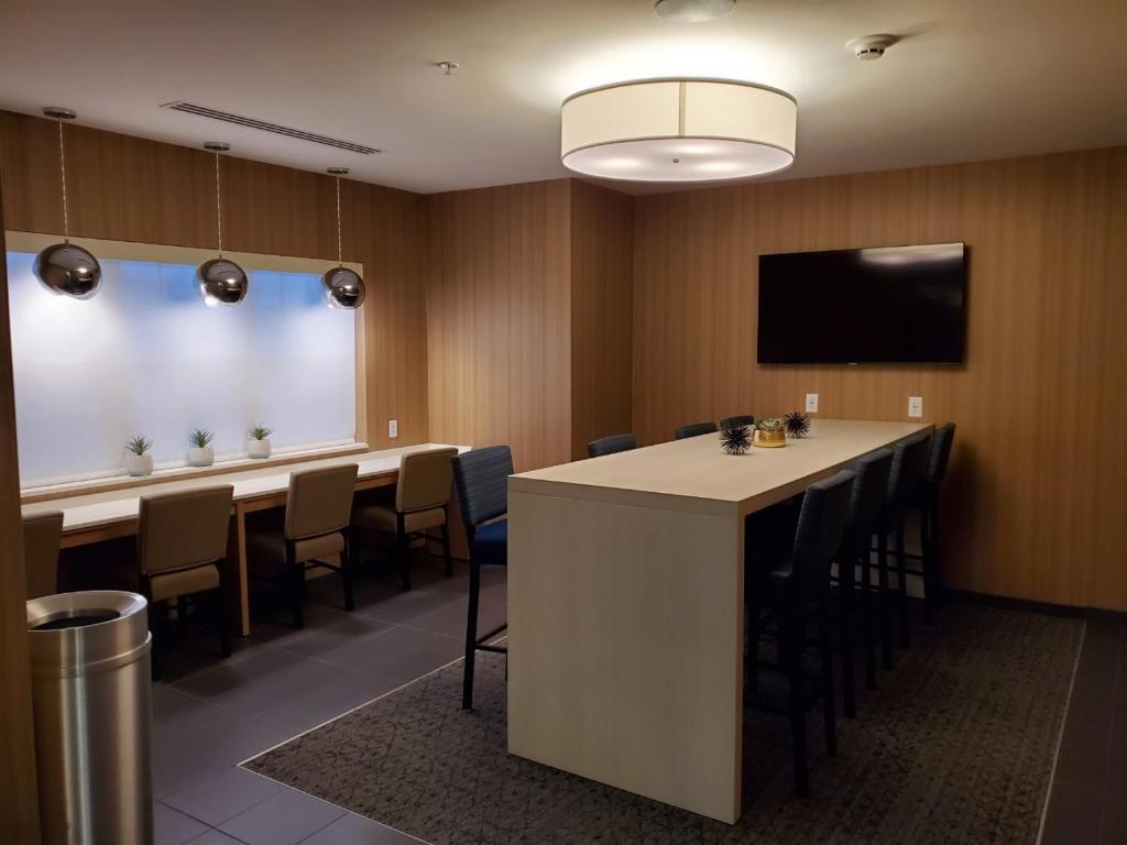 Microtel Inn & Suites By Wyndham Farmington ภายนอก รูปภาพ
